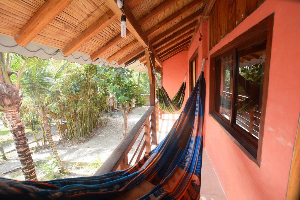 La Barquita Beach Hostel Puerto López Buitenkant foto