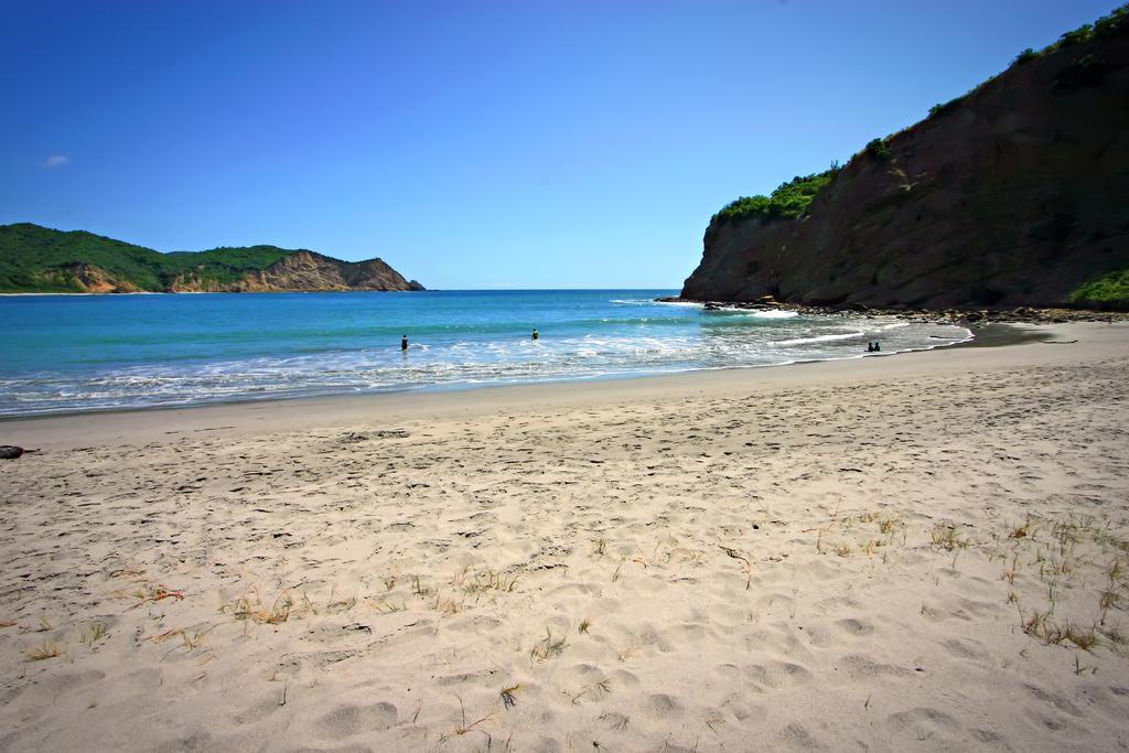 La Barquita Beach Hostel Puerto López Buitenkant foto