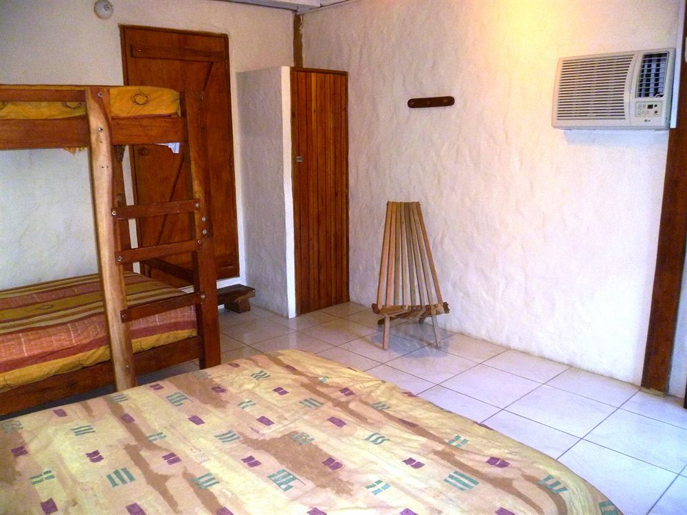 La Barquita Beach Hostel Puerto López Buitenkant foto