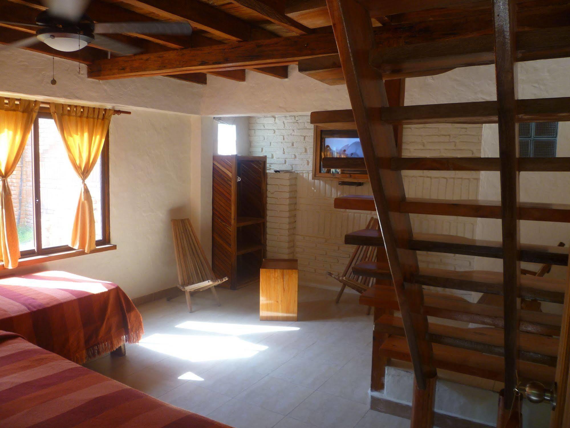 La Barquita Beach Hostel Puerto López Buitenkant foto
